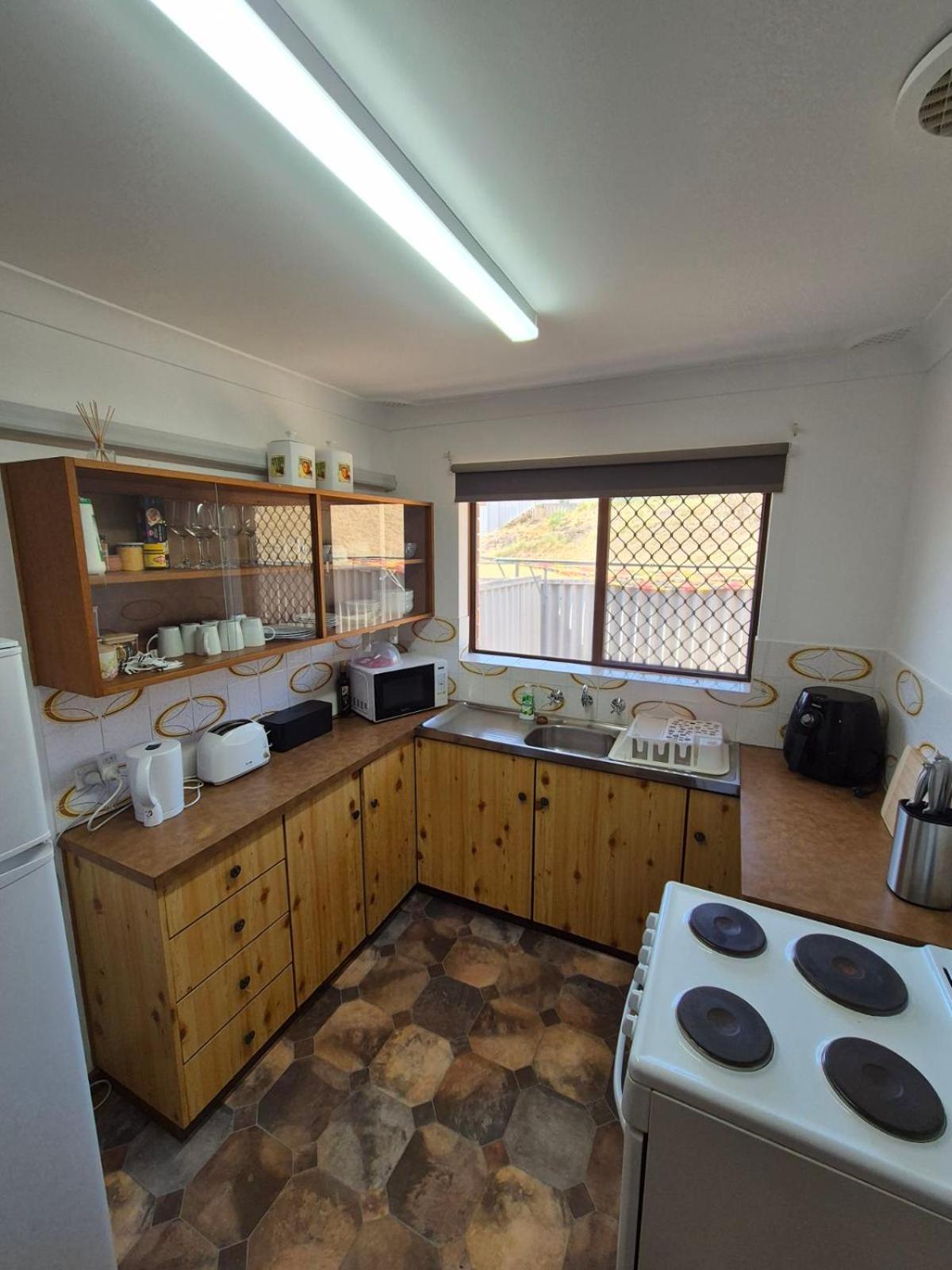Champion Bay Beach Unit, With Own Carport, Geraldton Bagian luar foto